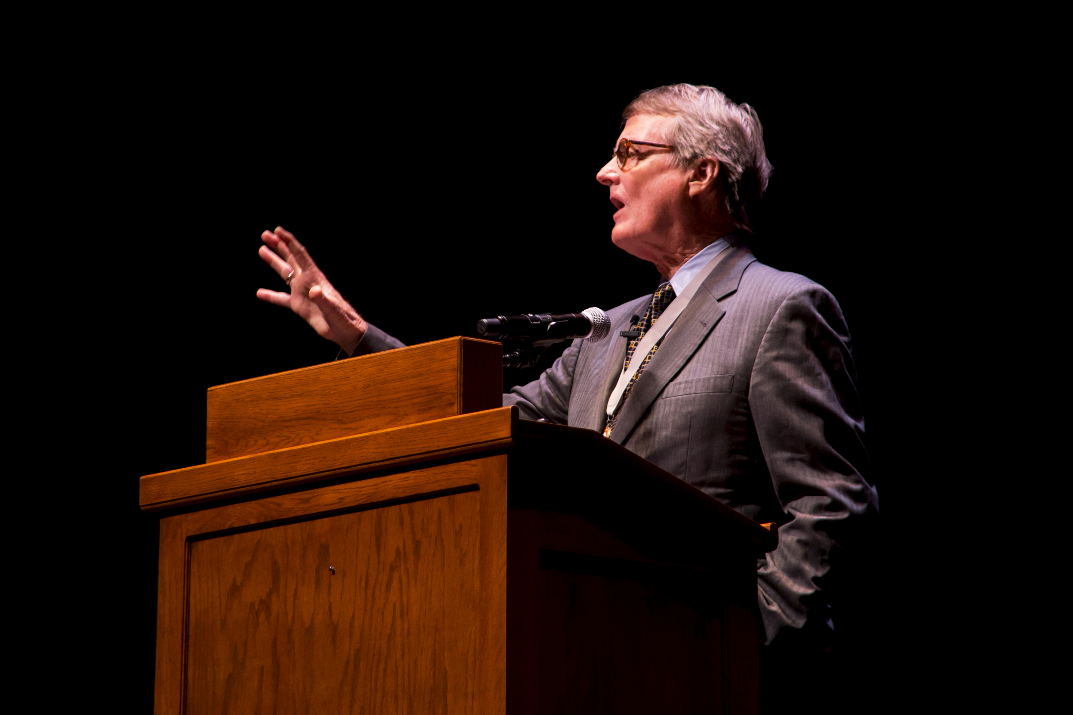 Bill Powers speaking at the fall 2017 University Lecture Series